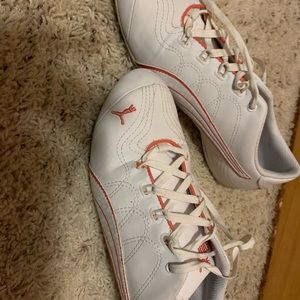 Women’s puma tennis shoes